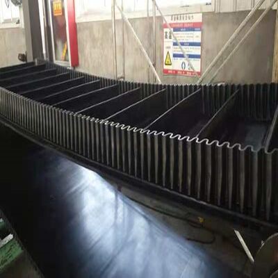 Black Corrugated Sidewall Conveyor Belt for Large Inclination Transportation